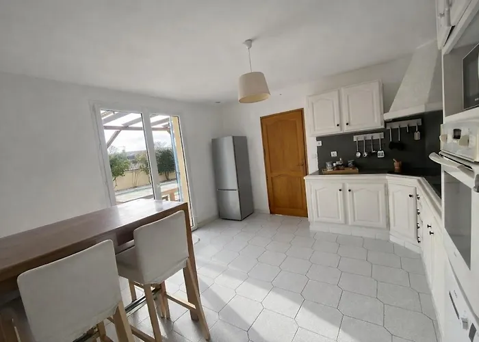 With Pool - Close To Montpellier & Beaches *